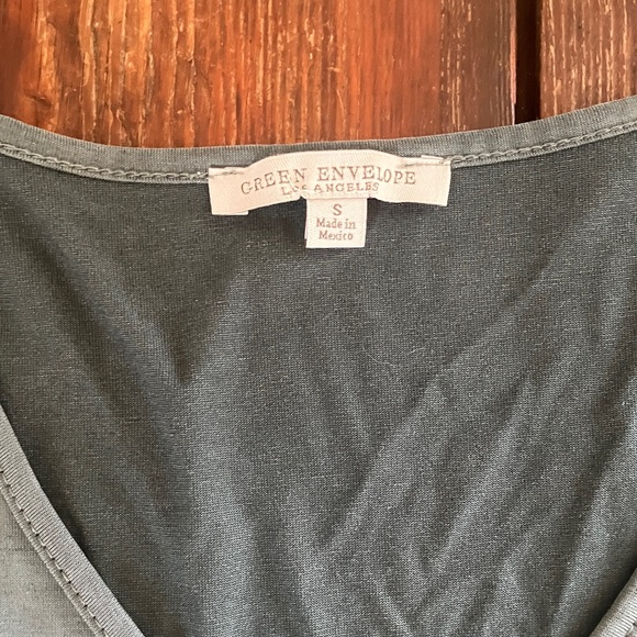 Size small blouse, brand Green Envelope LA - Picture 2 of 3